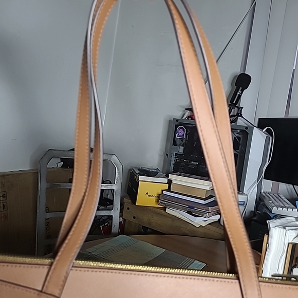 NEW Michael Kors Maddie 38H3GN2T2B MD EW Top Zip Tote BROWN/LUGGAGE $298 - Picture 7 of 15